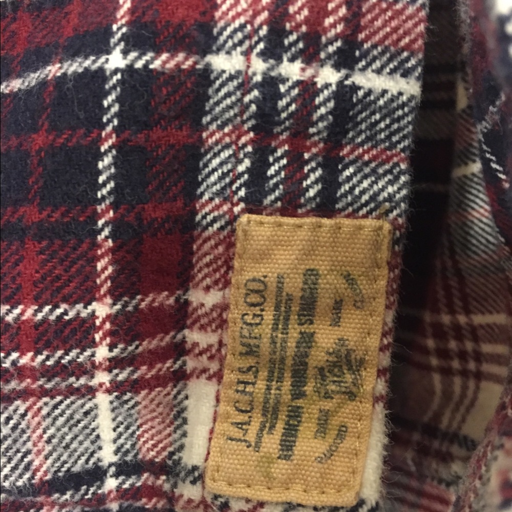Nice heavy flannel - Picture 2 of 4